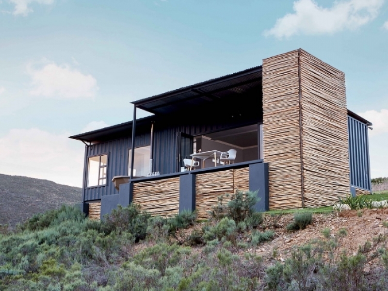 Casa de contenedores de 40 pies en el valle de Bot Rivier por Berman-Kalil, Sudáfrica